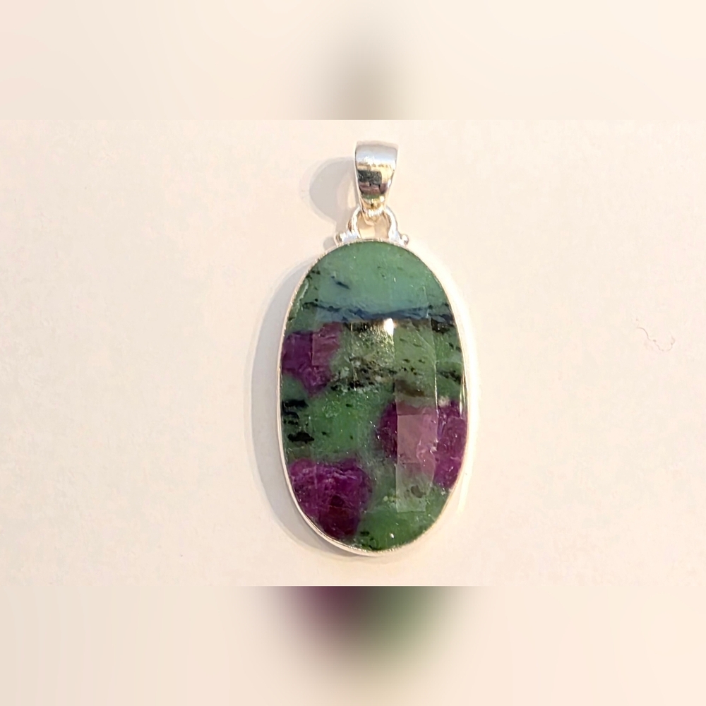 Elegant Silver Pendant with Green and Purple/red Stone